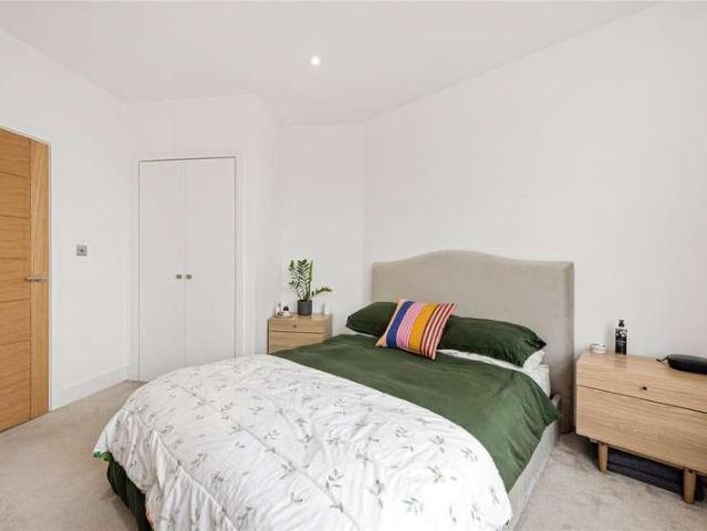 Flat for sale in Dalston, De Beauvoir Town