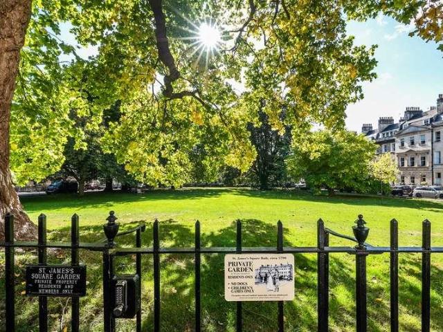 Flat for sale in Lansdown, Bath