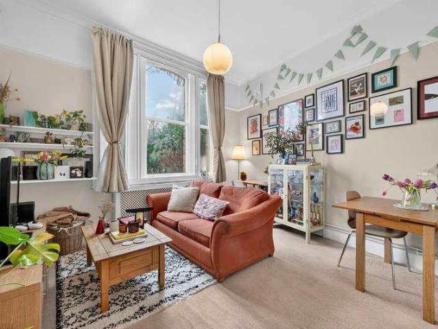 Flat for sale in Holloway, Lower Holloway