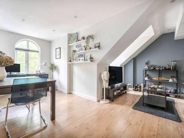 Flat for sale in Newtown, Reading