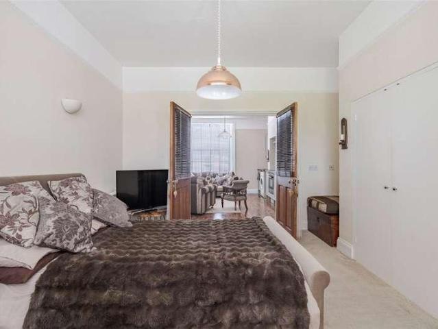 Flat for sale in Wimborne, East Brook