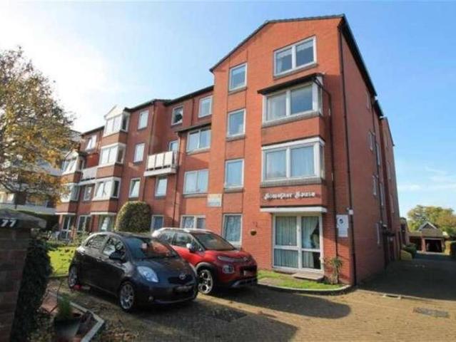 Flat for sale in West Worthing, Worthing