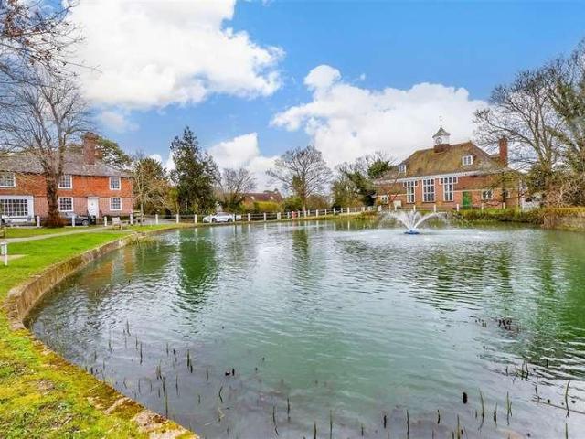 Flat for sale in Sandown Park, Kent