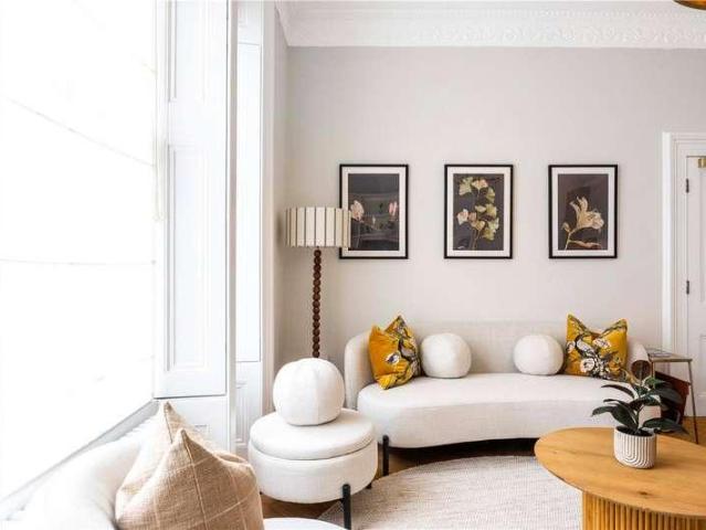 Flat for sale in Notting Hill, Greater London