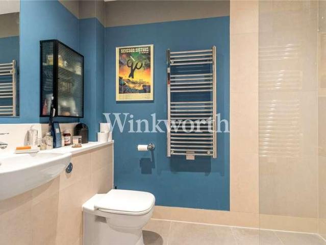 Flat for sale in Greater London