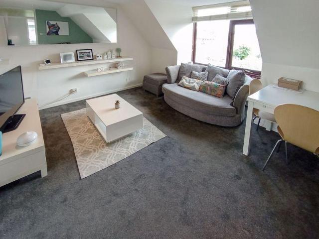 Flat for sale in Lunnon, Buckinghamshire