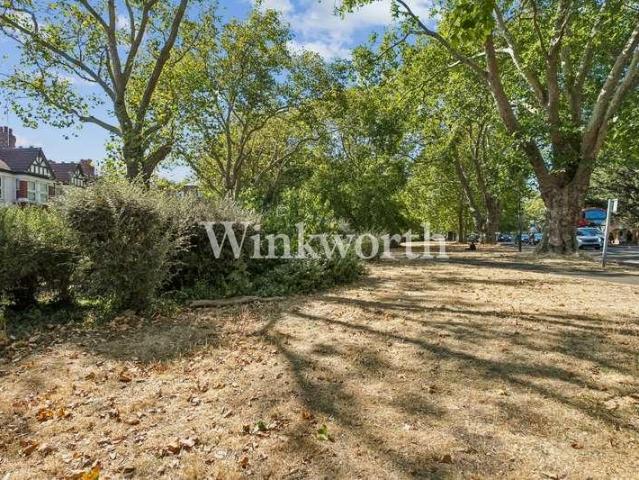 Flat for sale in Harringay, Greater London