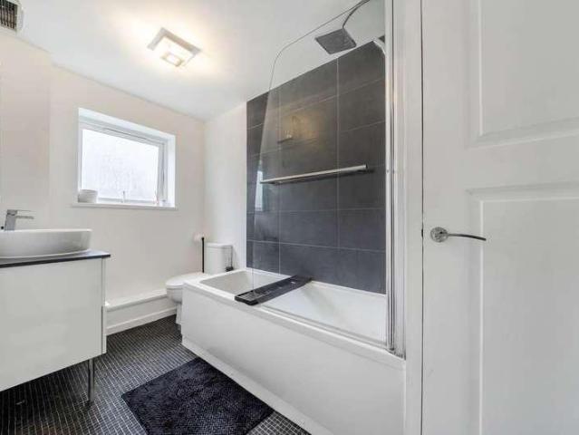 Flat for sale in Northumberland Heath, Greater London