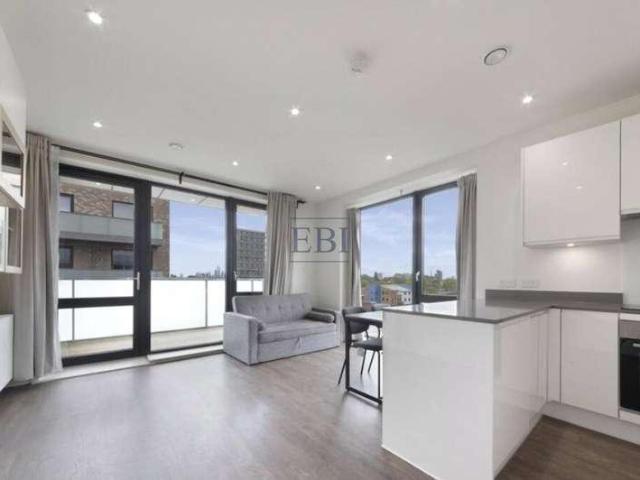 Flat for sale in Aberfeldy Village, Blackwall