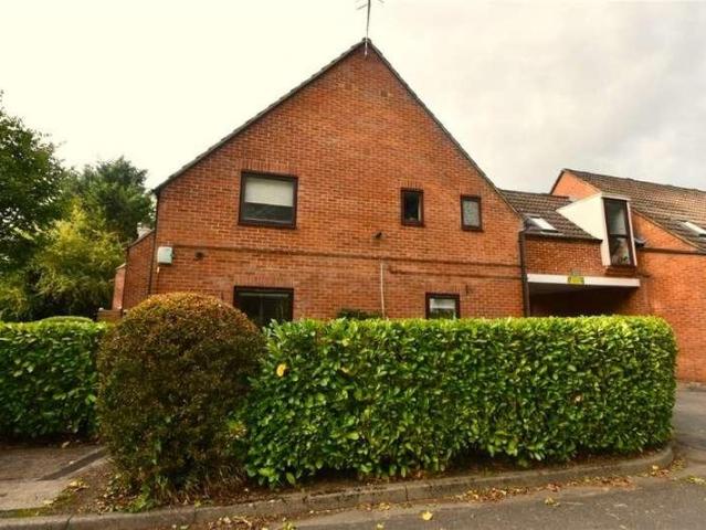 Flat for sale in Catteshall, Fole