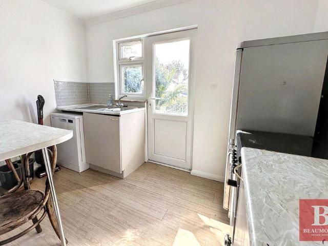 Flat for sale in Round Hill, Brighton & Hove