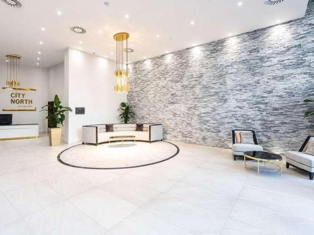 Flat for sale in Finsbury Park, Greater London