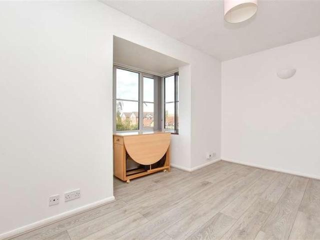 Flat for sale in London Borough of Sutton, Greater London