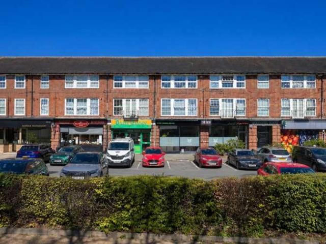 Flat for sale in Fretherne, Hertfordshire