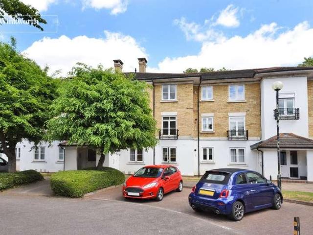 Flat for sale in Greater London