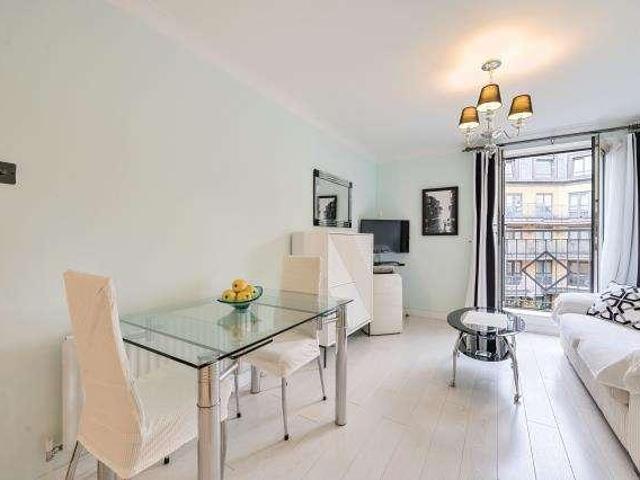 Flat for sale in South Hampstead, Greater London