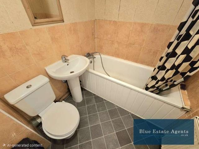Flat for sale in London Borough of Hounslow, Greater London