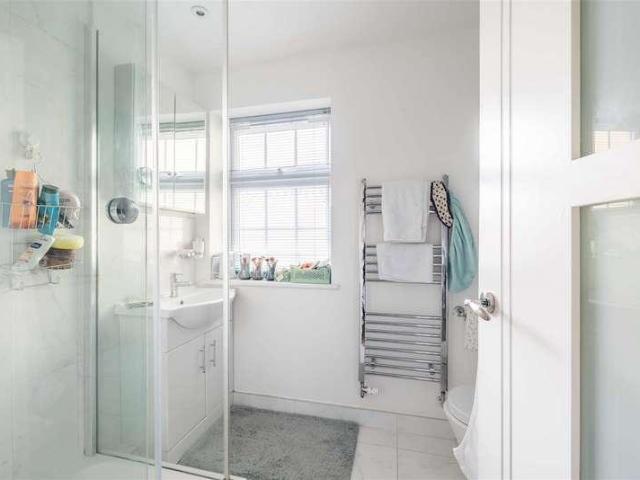 Flat for sale in Old Windsor