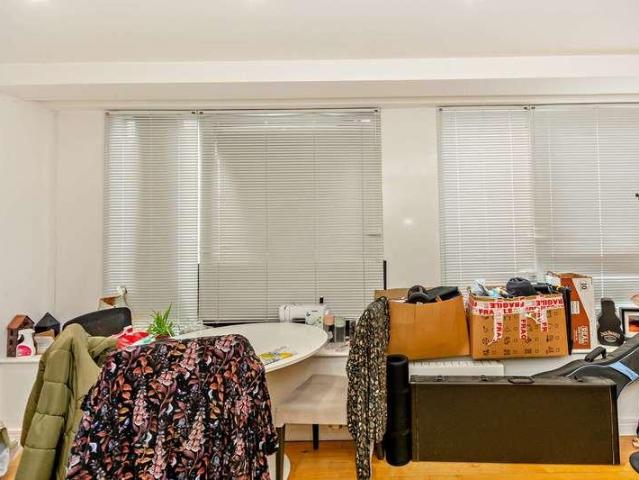 Flat for sale in London Borough of Hounslow, Greater London