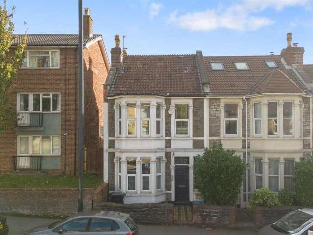 Flat for sale in St George, Bristol