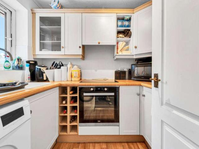 Flat for sale in Staines, Surrey