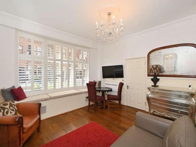 Flat for sale in Chelsea, Greater London