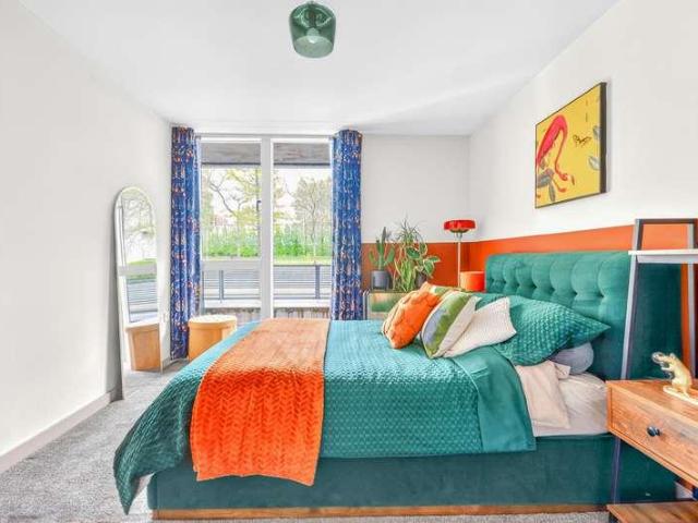 Flat for sale in Hornsey, Greater London