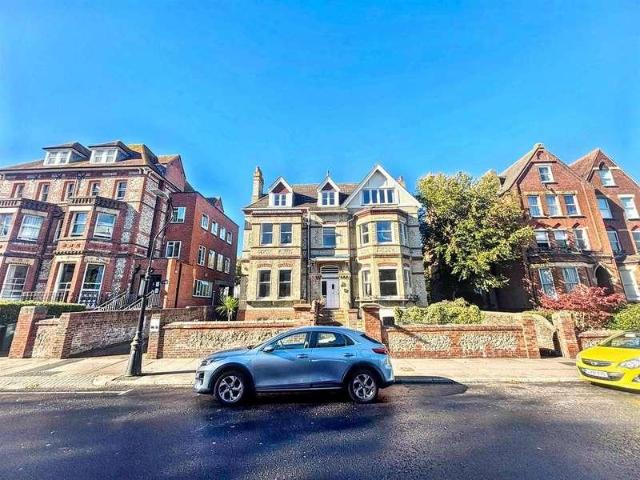 Flat for sale in Eastbourne, East Sussex
