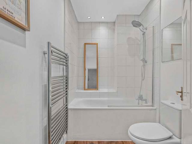 Flat for sale in London Borough of Islington, Greater London