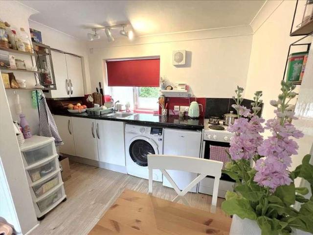 Flat for sale in Highwood, Horsham