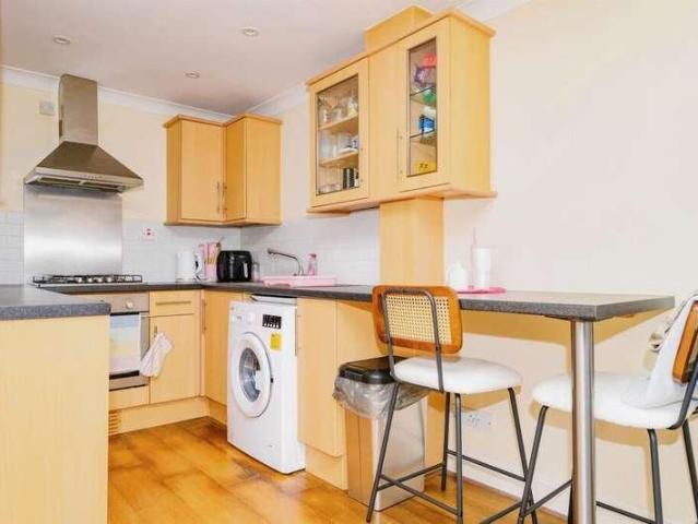 Flat for sale in Five Acres, Hertfordshire
