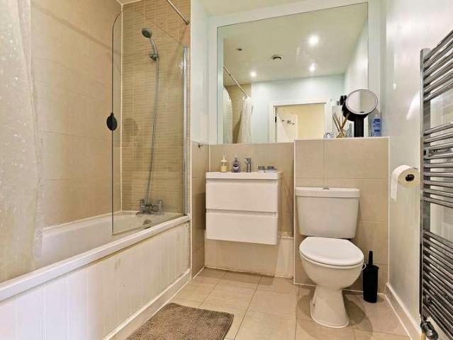Flat for sale in Greater London
