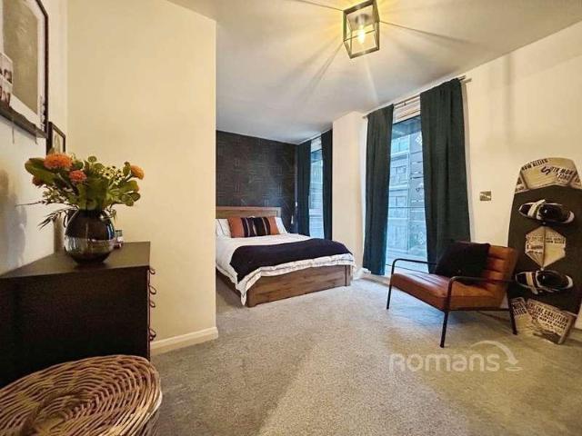 Flat for sale in Farnborough, Hampshire