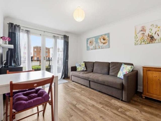 Flat for sale in St. Mildred's, The Bridge