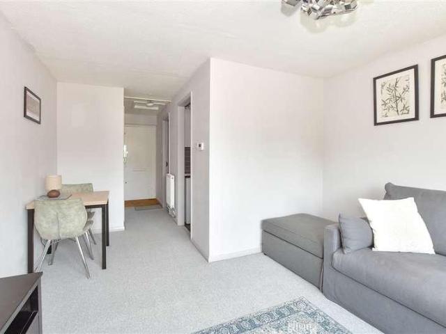 Flat for sale in Glynde, West Sussex