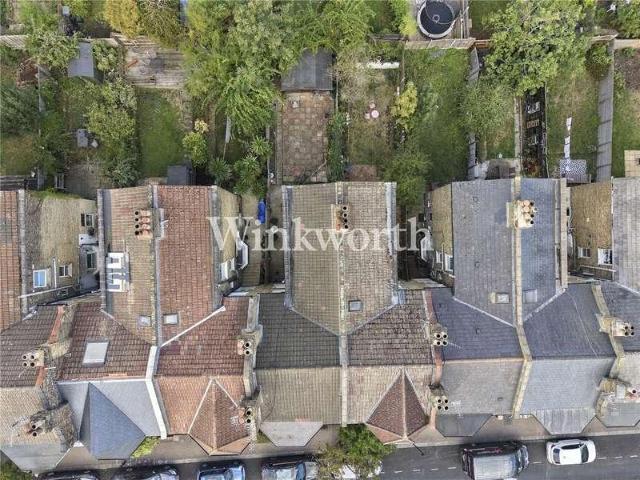 Flat for sale in Harringay, Greater London
