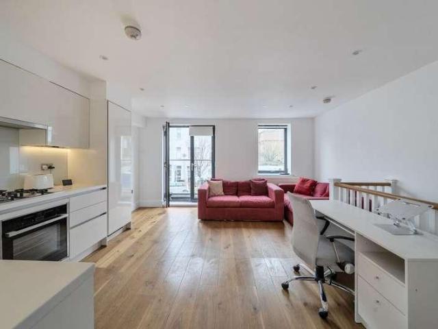 Flat for sale in Holloway, Lower Holloway