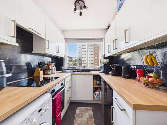 Flat for sale in West Worthing, Worthing