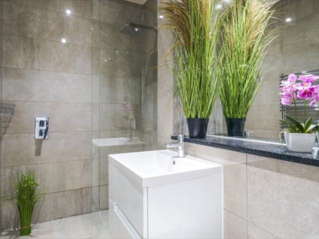 Flat for sale in Beaconsfield, Knotty Green