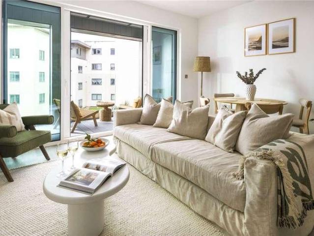 Flat for sale in Newquay, Cornwall