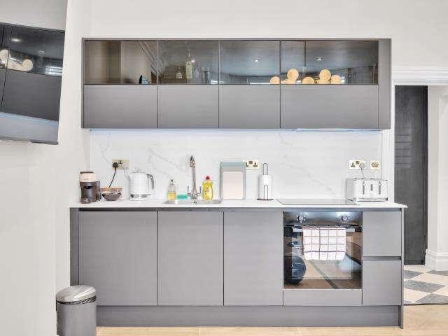 Flat for sale in North Kensington, Greater London