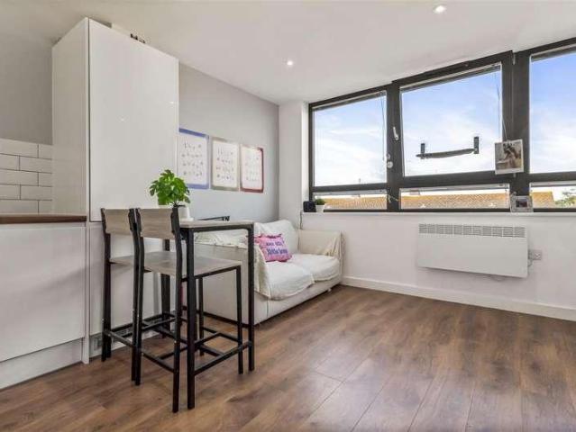 Flat for sale in West Worthing, Worthing