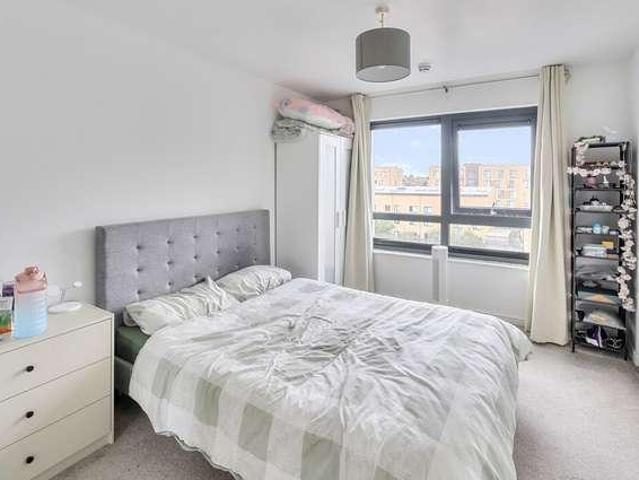 Flat for sale in Colindale, Greater London