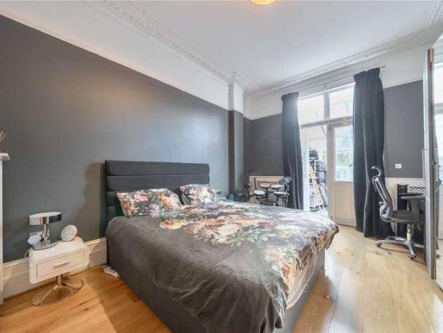 Flat for sale in Bromley Park, Greater London