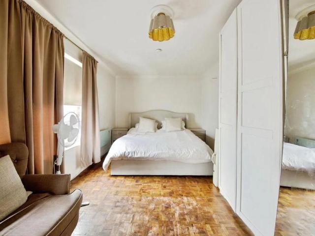 Flat for sale in Woodside Park, Greater London