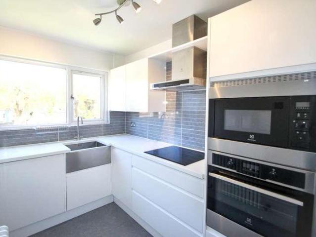 Flat for sale in Woodford Green, Greater London