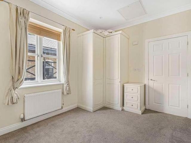 Flat for sale in Aldershot, Hampshire