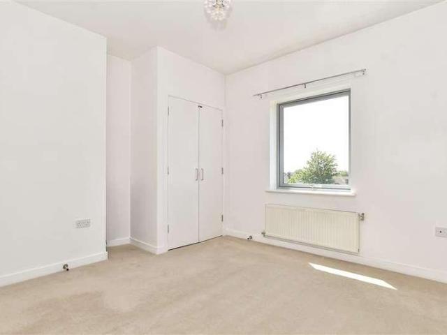 Flat for sale in Chadwell Heath, Greater London