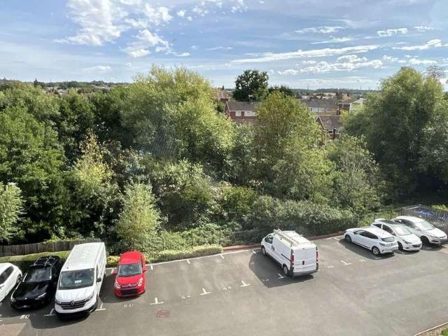 Flat for sale in Halesowen, West Midlands