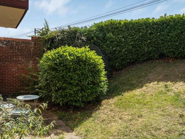 Flat for sale in Wrecclesham, Fole